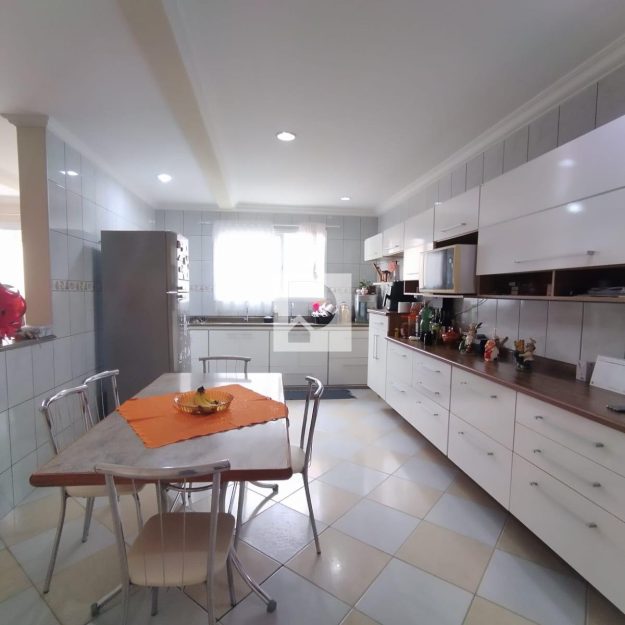 330ca337-f7e0-42c3-9f18-5683b0041d98