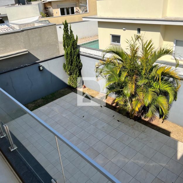 8e5ccd46-305f-45d7-8c7d-8ebf97f9dad2