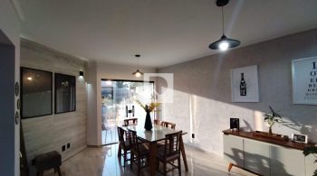 95b0856e-127b-4840-a82e-eb828a1f8574